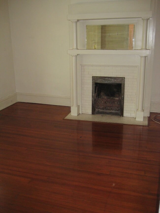 Building Photo - 2507 Stuart Ave