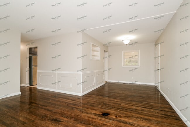 Building Photo - 1014 Renshaw Dr