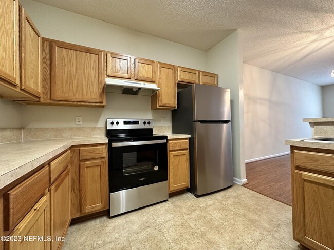 Building Photo - 502 Sherwood Oaks Dr