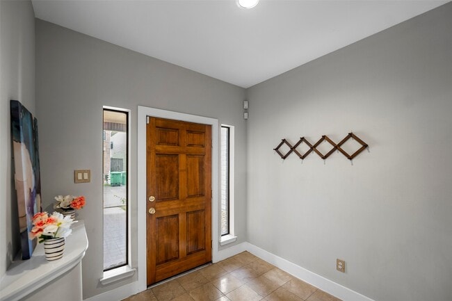 Building Photo - 9705 Linkmeadow Ln