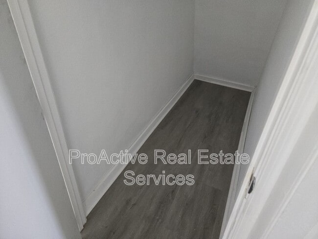 Building Photo - 3625 S Warwick Cir