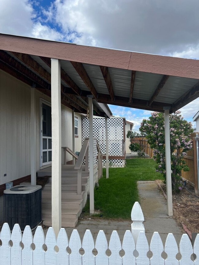 Building Photo - 3 Bedroom 2 Bath Home for Rent in Ephrata