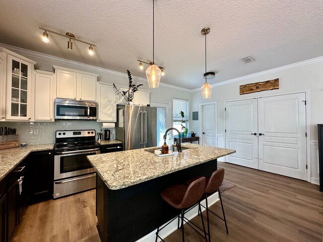 Building Photo - Adorable Home in Heart of Avondale.