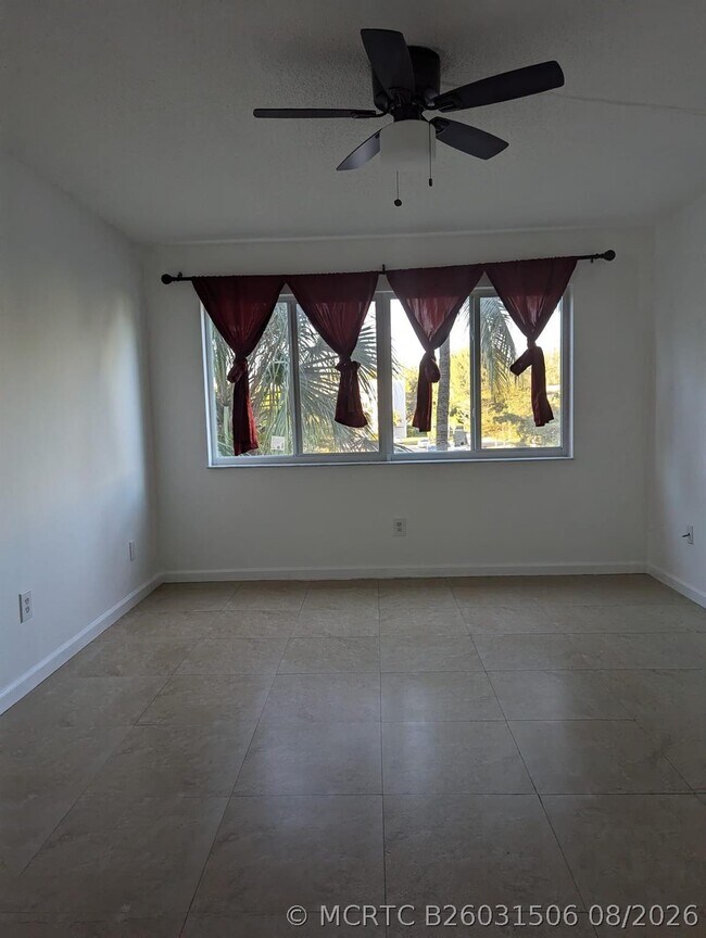 Building Photo - 14830 Naranja Lakes Blvd