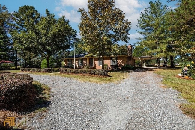 Building Photo - 404 E First St