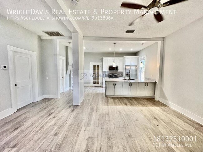 Building Photo - 111 W Amelia Ave