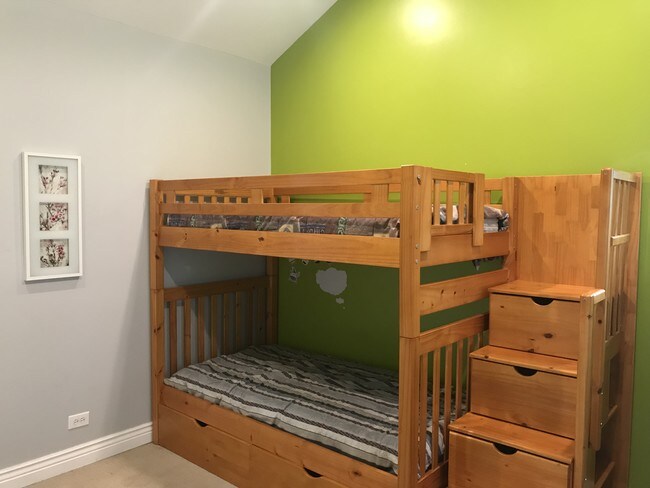 2 fl bedroom - 4545 Lawndale Ave