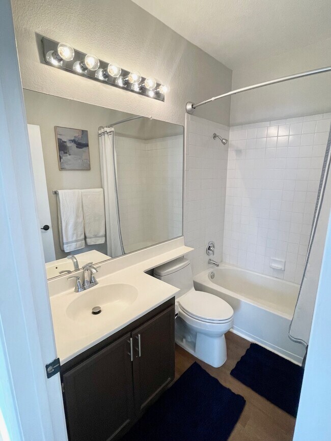 Second Bath - 1505 Truett St