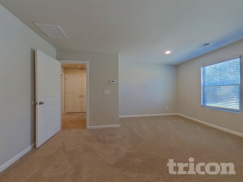 Building Photo - 1027 Summer Cypress Dr