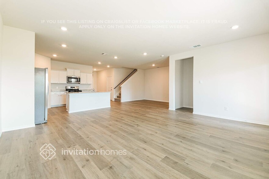 Building Photo - 1805 Topaz Trl