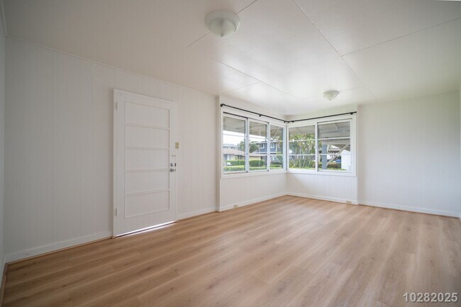 Building Photo - 2 BD/1 BA Home with Yard and Carport in Wa...