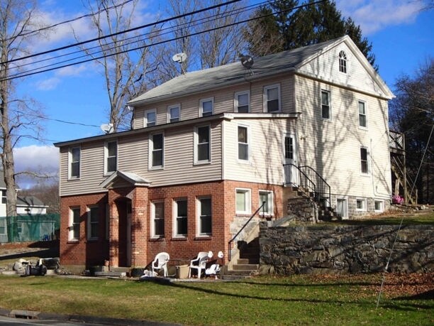 Primary Photo - 93 Main St