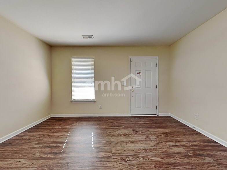 Building Photo - 3005 Quail Oaks Dr