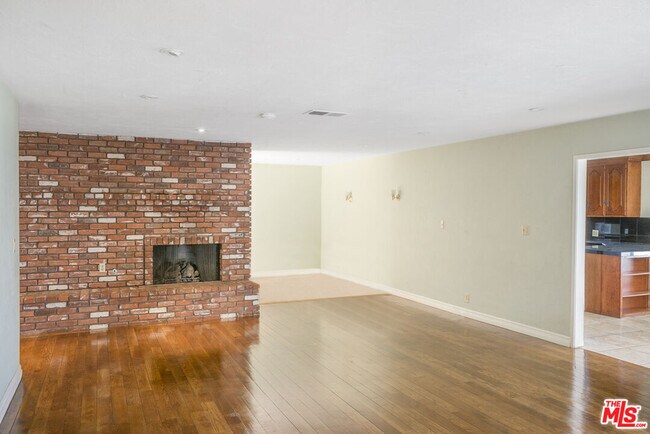 Building Photo - 8300 Regis Way