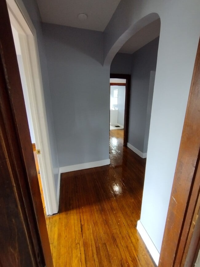 Building Photo - 1733 Lockbourne Rd