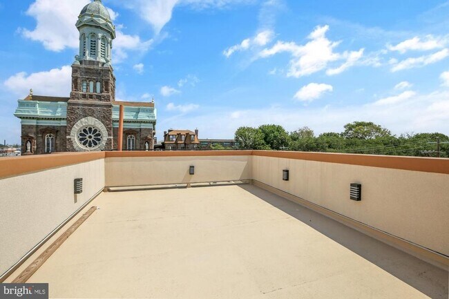 Building Photo - 2528 E Allegheny Ave