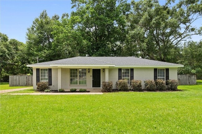Primary Photo - 5024 Santos Dr E