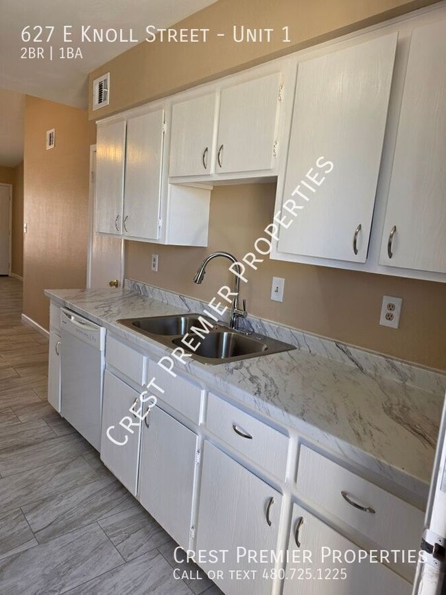 Building Photo - 627 E Knoll St