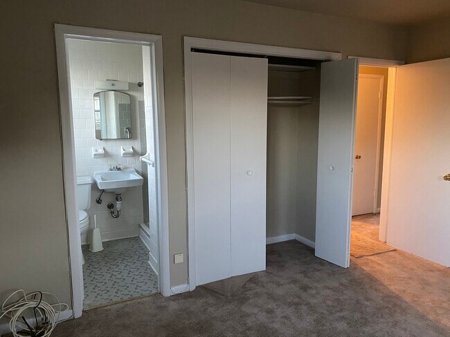 Building Photo - 3004 Property