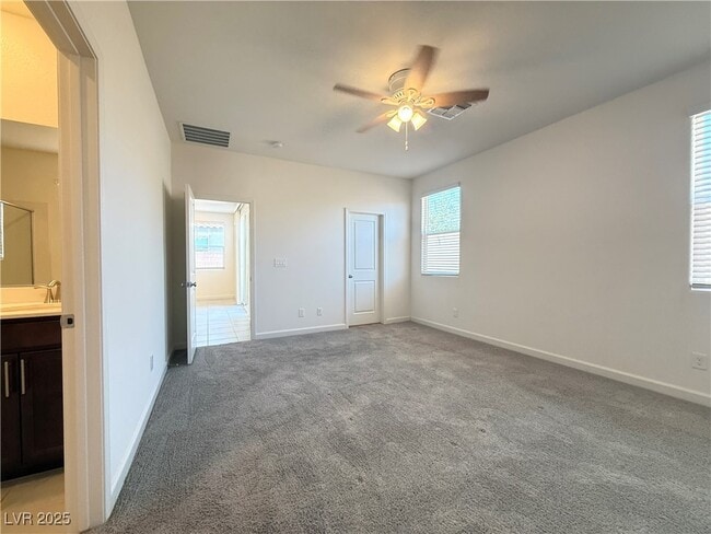 Building Photo - 8765 Crestwood Hls St
