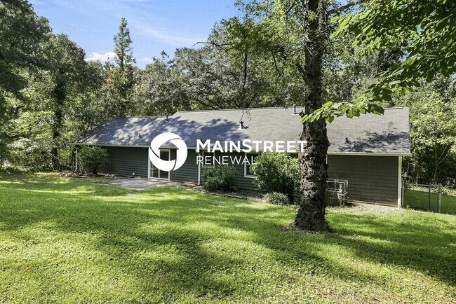Building Photo - 3 Bedroom Pet-Friendly Home in Conyers, GA with Main Street Renewal