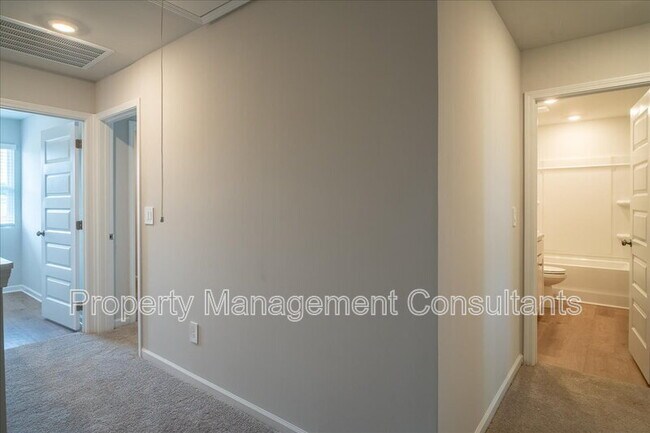 Building Photo - 4151 Hudson Ct SW