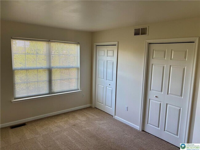 Building Photo - 5551 Stonecroft Ln