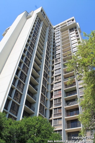 Primary Photo - 7701 Wurzbach Rd