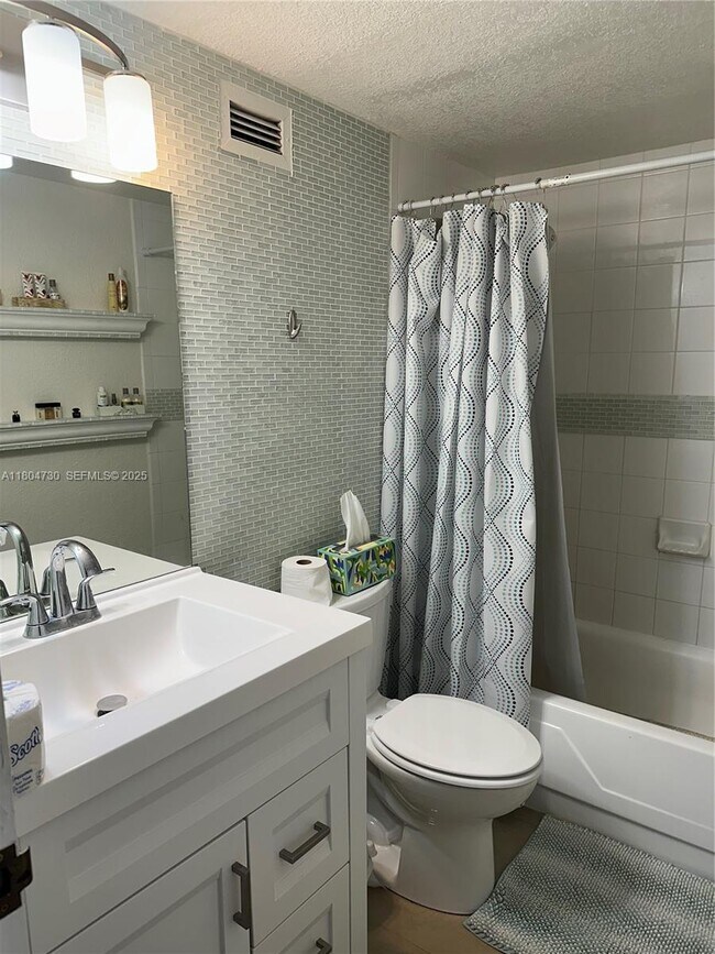 Building Photo - 2501 S Ocean Dr