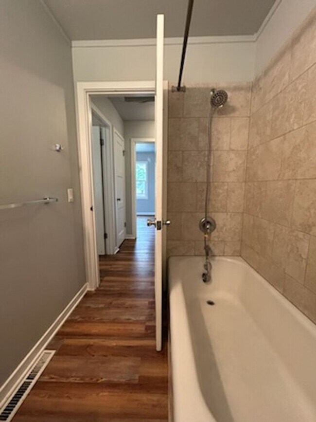 Building Photo - 224go