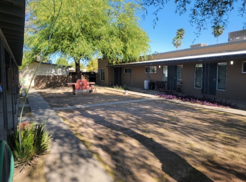 Building Photo - 2860 N Alvernon Way