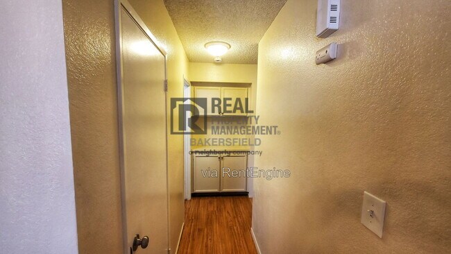 Building Photo - 1108 Delwood Ave