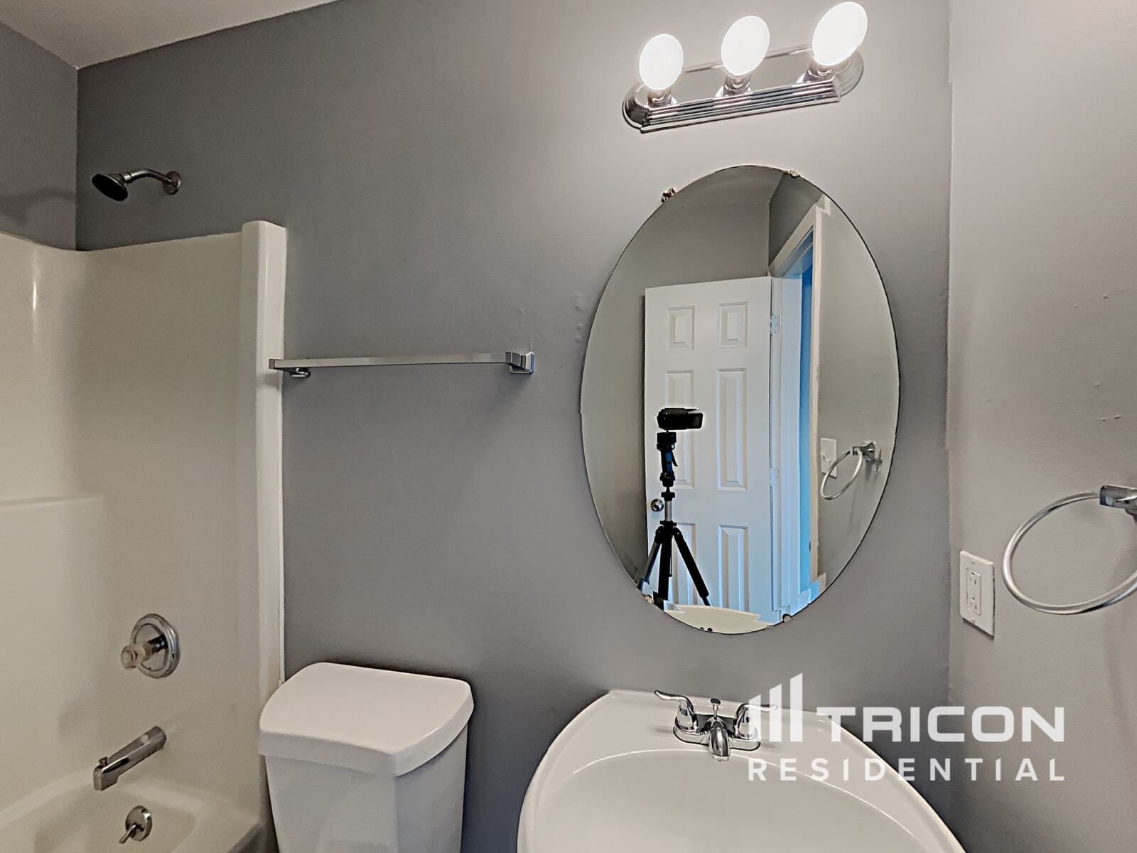 Building Photo - 5814 Coral Ridge Ln