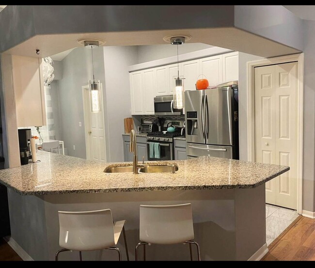 Building Photo - 4441 Havelocke Dr