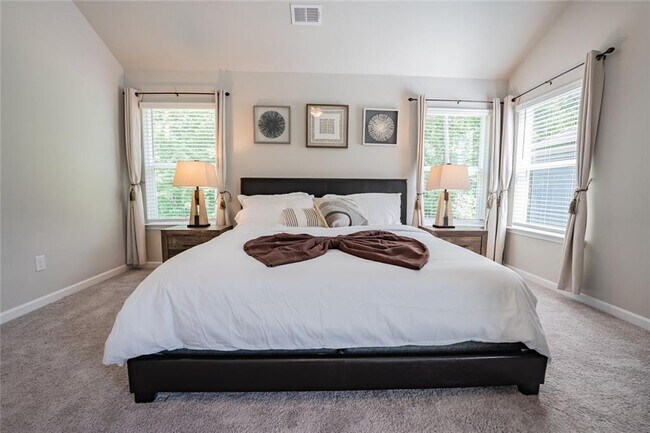 Building Photo - 454 Burgundy Terrace SE