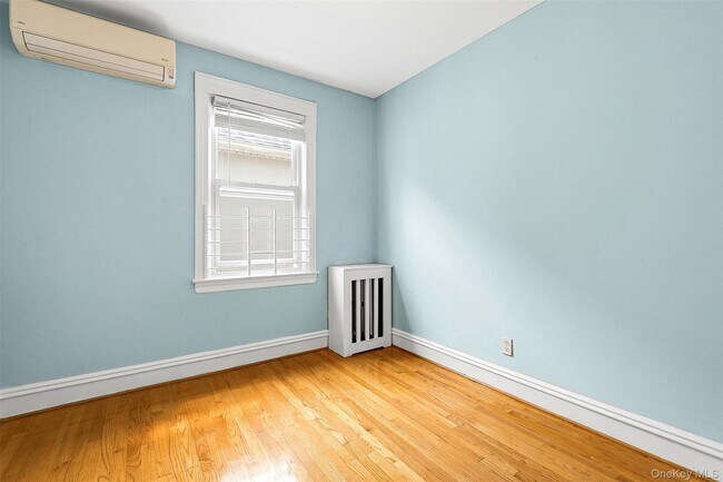 Building Photo - 68-39 Kessel St