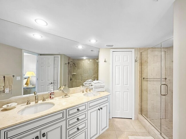 Building Photo - 3000 N Ocean Dr