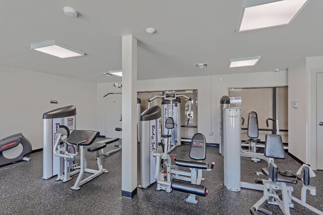 Building Photo - 5250 Las Verdes Cir