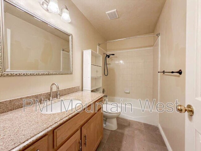 Building Photo - 2322 N 1075 E