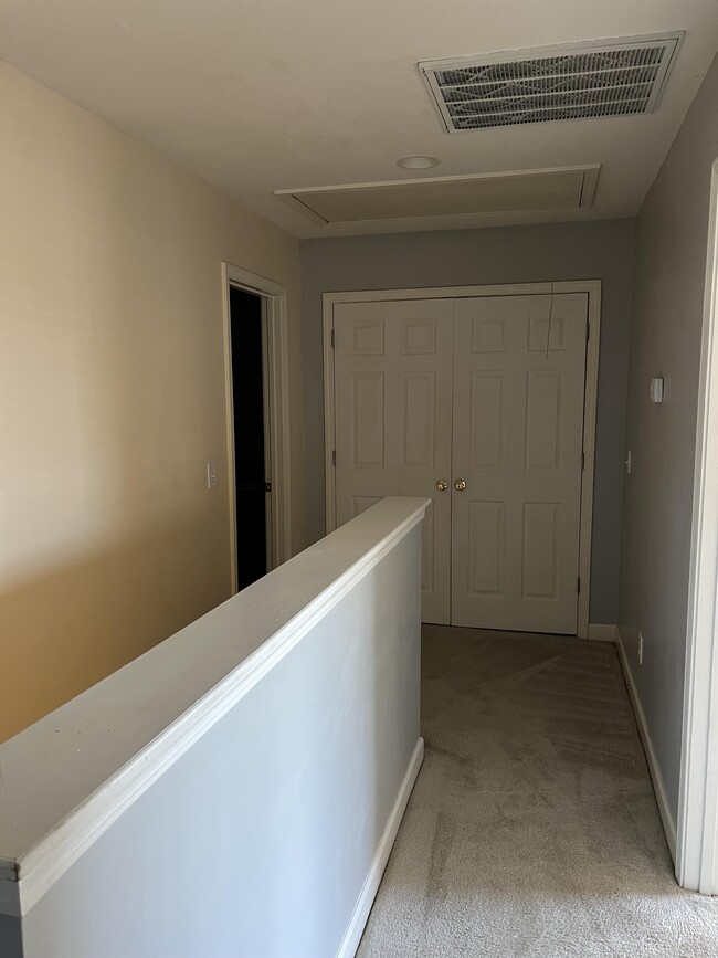 Building Photo - 819 Terrell Dr