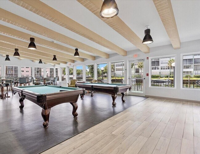 Building Photo - 2771 Taft St