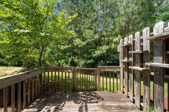 Building Photo - 3bed/2.5 bath Townhouse Near NCCU & Southpoint Mall!