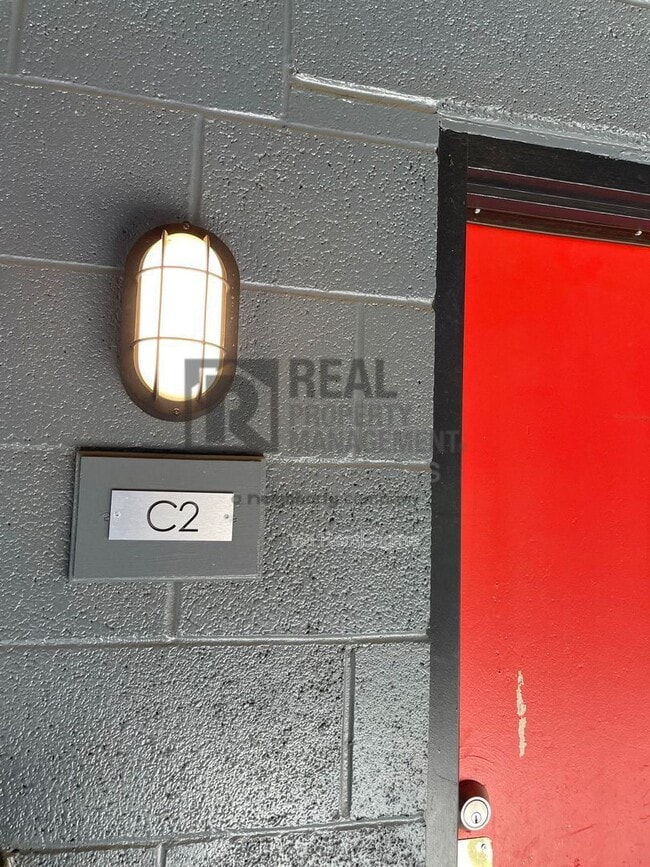 Building Photo - 713 N Garfield Ave