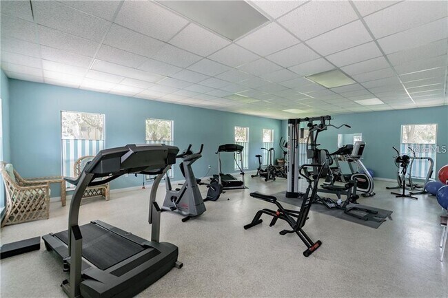 Building Photo - 2127 Scotland Dr