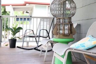 Building Photo - 405 W Drew St