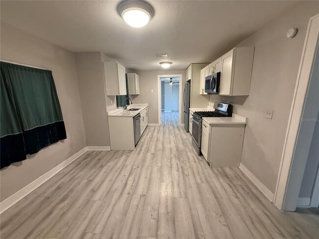 Building Photo - 2221 23rd Ave S