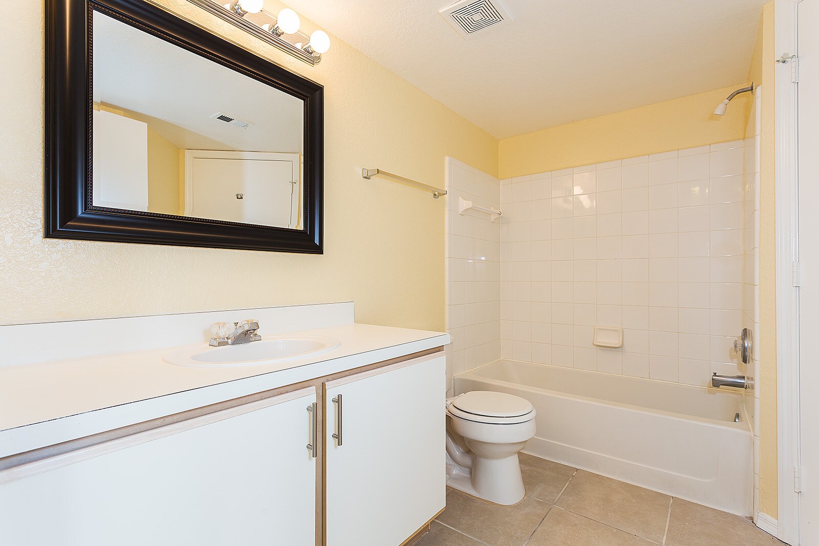 Building Photo - 2208 Antigua Pl