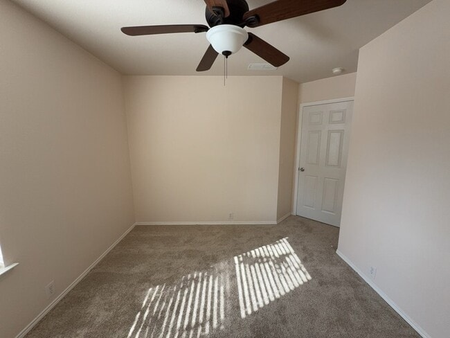 Building Photo - 3003 Elderberry Dr
