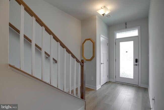 Building Photo - 4468 Sulford Ter