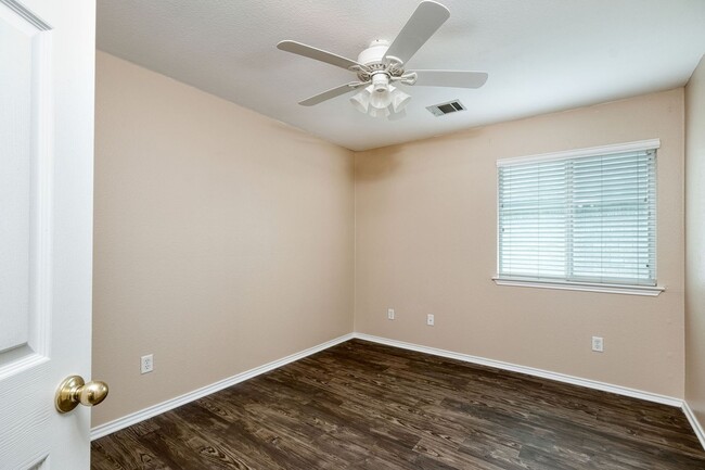 Building Photo - 3353 Rod Carew Dr